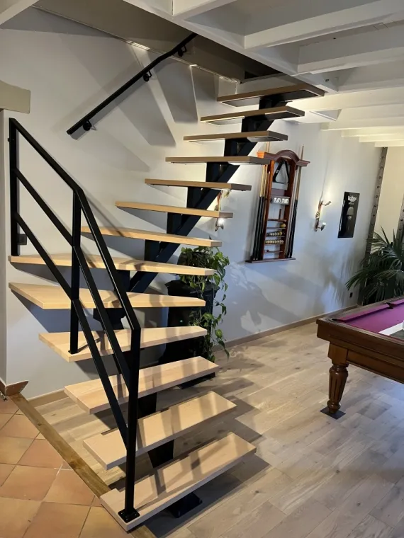 Réalisation d'un escalier quart tournant à Serpaize (38), Vienne, DELORME METALLERIE