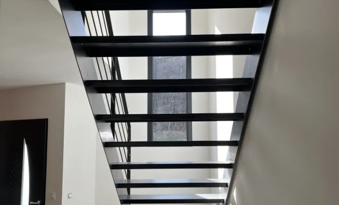 Escalier acier brut 3/4 tournant , Vienne, DELORME METALLERIE
